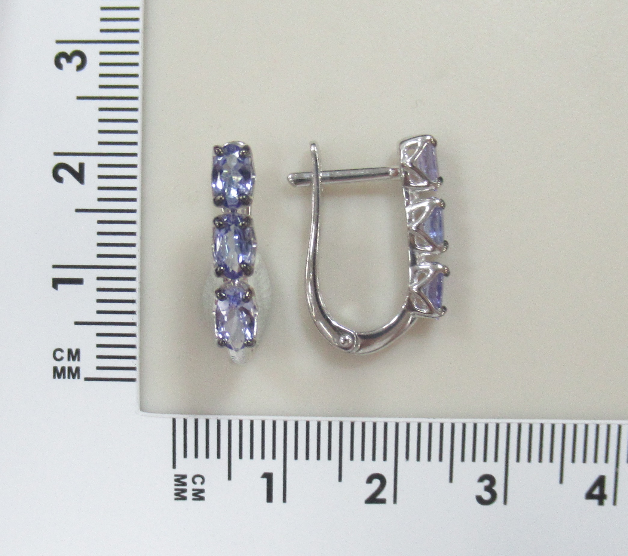 Серебряные серьги с танзанитами